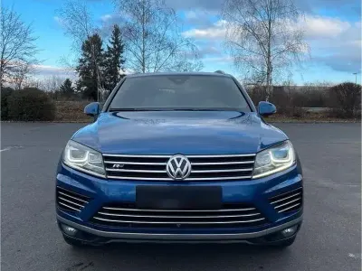Gebraucht VW Touareg R-line 262 PS (192 kW) 2015 Blau SUV