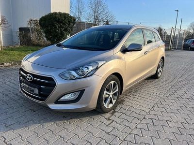 Gebraucht Hyundai i30 110 PS (80 kW) 2016 Grau Kombi