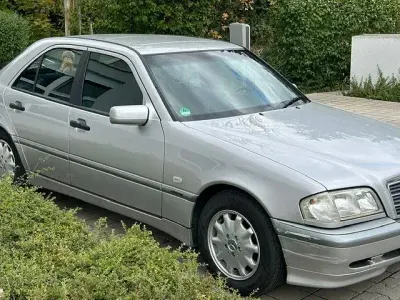 Gebraucht Mercedes C180 122 PS (89 kW) 1999 Silber Limousine