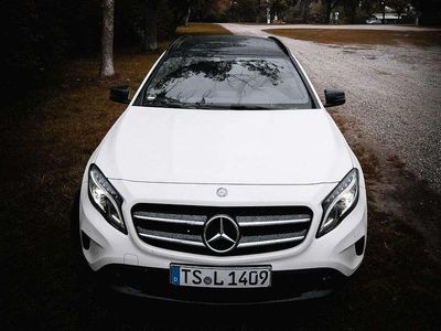 Mercedes GLA220