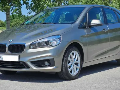 Gebraucht BMW 218 Active Tourer Advantage 136 PS (100 kW) 2017 Silber Van / Kleinbus