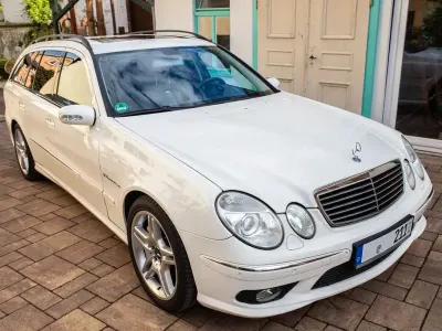 Brugt Mercedes E55 AMG AMG 476 HK (350 kW) 2005 Hvid Sedan
