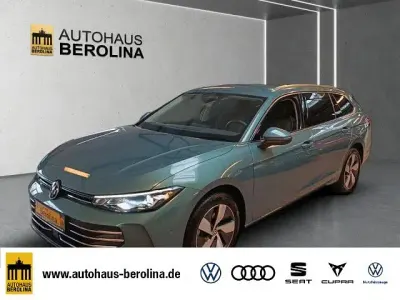 Gebraucht VW Passat Business 150 PS (110 kW) 2025 Grün Kombi