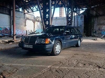 Gebraucht Mercedes E320 Sportline 220 PS (161 kW) 1993 Blau Kombi