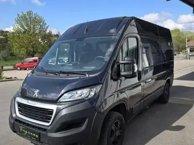 Gebraucht Peugeot Boxer 165 PS (121 kW) 2023 Grau Van