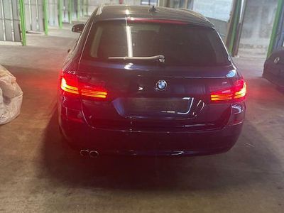 Gebraucht BMW 520 Sport Line 190 PS (139 kW) 2016 Blau Kombi