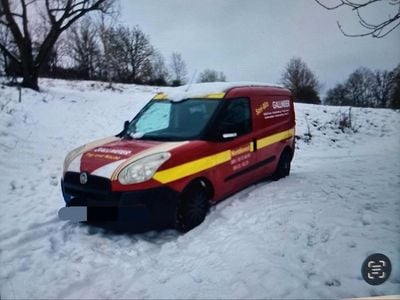 Rot Gebraucht 2012 Fiat Doblò Van / Kleinbus | 1.950 €