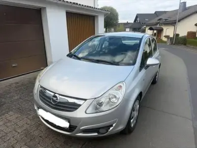 Gebraucht Opel Corsa 80 PS (58 kW) 2010 Silber Kleinwagen