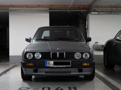 Gebraucht BMW 316 Performance 102 PS (75 kW) 1990 Grau Limousine