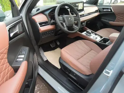 Neu Mitsubishi Outlander P-HEV Top 306 PS (225 kW) 2025 Schwarz SUV