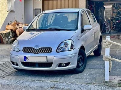 Gebraucht Toyota Yaris 87 PS (63 kW) 2004 Silber Limousine