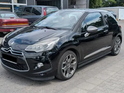 Gebraucht Citroën DS3 Sport Chic 156 PS (114 kW) 2015 Schwarz Kleinwagen