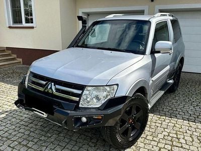 Gebraucht Mitsubishi Pajero Intense 170 PS (125 kW) 2008 Silber SUV