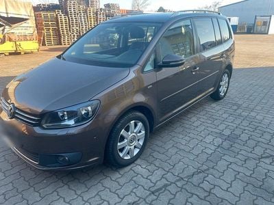 Gebraucht VW Touran Life 105 PS (77 kW) 2014 Braun Van / Kleinbus