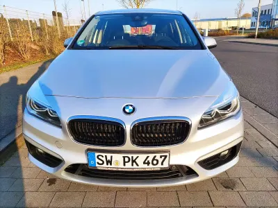 Gebraucht BMW 220 Active Tourer Advantage 190 PS (139 kW) 2017 Silber Van / Kleinbus