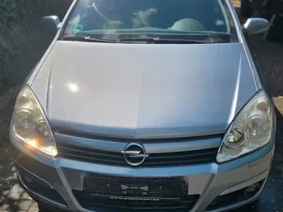 Gebraucht Opel Astra Edition 105 PS (77 kW) 2005 Grau Limousine