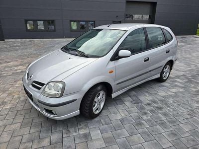 Nissan Almera Tino