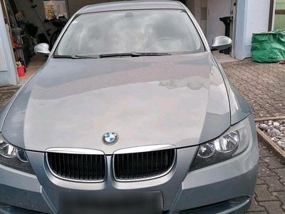 Gebraucht BMW 316 129 PS (94 kW) 2007 Grau Limousine
