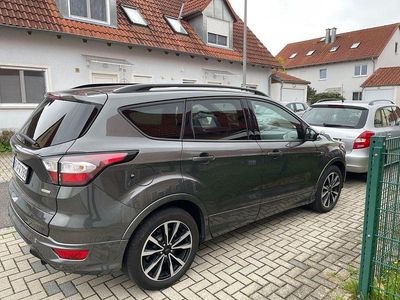Gebraucht Ford Kuga ST-Line 150 PS (110 kW) 2018 Grau SUV