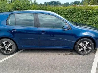 Gebraucht VW Golf V 102 PS (75 kW) 2008 Blau Kleinwagen