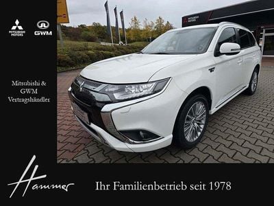 Weiß Gebraucht 2021 Mitsubishi Outlander P-HEV Basis SUV | 21.980 € (Fairer Preis)