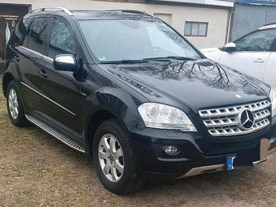 Schwarz Gebraucht 2009 Mercedes ML300 SUV | 13.800 € (Fairer Preis)