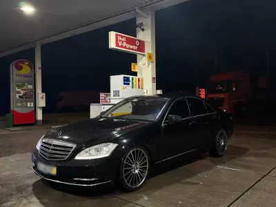 Gebraucht Mercedes S500 388 PS (285 kW) 2010 Schwarz Limousine