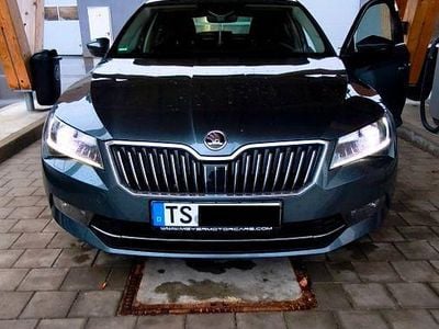 Gebraucht Skoda Superb Active 150 PS (110 kW) 2016 Grau Limousine