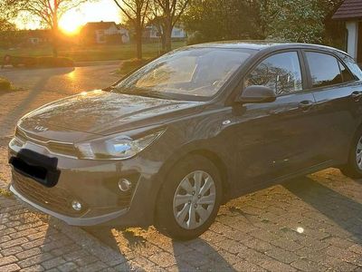 Second-hand Kia Rio Edition 7 84 CP (61 kW) 2024 Gri Berlinǎ