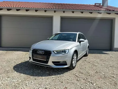 Gebraucht Audi A3 Attraction 122 PS (89 kW) 2013 Eissilber metallic Limousine