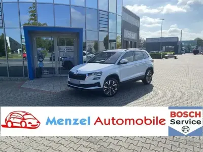 Gebraucht Skoda Karoq Tour 150 PS (110 kW) 2023 Weiß SUV