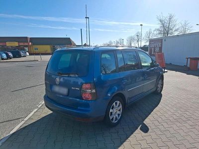 Gebraucht VW Touran 140 PS (102 kW) 2007 Blau Van / Kleinbus