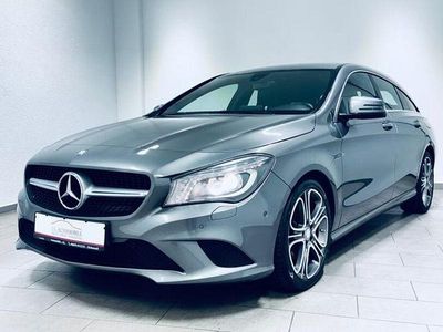 Gebraucht Mercedes CLA180 Shooting Brake 122 PS (89 kW) 2015 Grau Kombi
