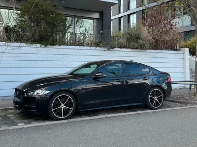 Usata Jaguar XE R-Sport 180 CV (132 kW) 2017 Nero Berlina