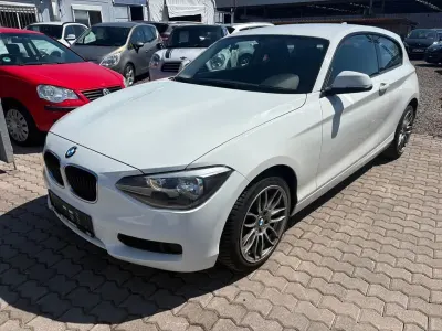 Gebraucht BMW 114 Sport Line 102 PS (75 kW) 2014 Weiß Kleinwagen
