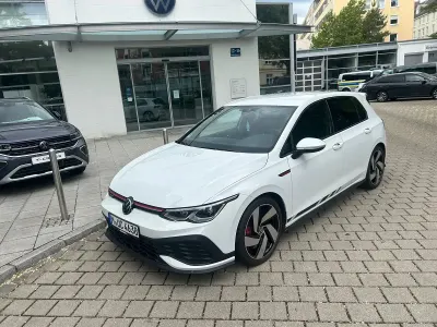 Second-hand VW Golf VIII GTI 301 CP (221 kW) 2022 Alb Berlinǎ
