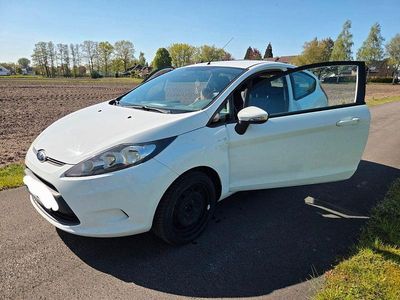 Usata Ford Fiesta 97 CV (71 kW) 2009 Bianco Berlina