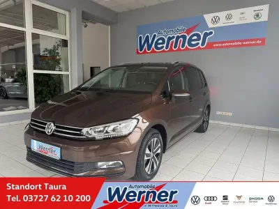 Gebraucht VW Touran Comfortline 150 PS (110 kW) 2016 Braun Van / Kleinbus