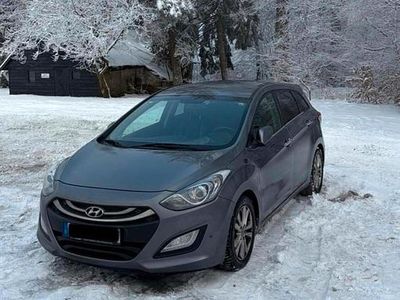 Grau Gebraucht 2012 Hyundai i30 Trend Kombi | 7.500 € (Etwas zu teuer)