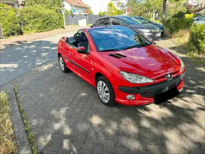 Gebraucht Peugeot 206 CC 136 PS (100 kW) 2001 Rot Cabrio