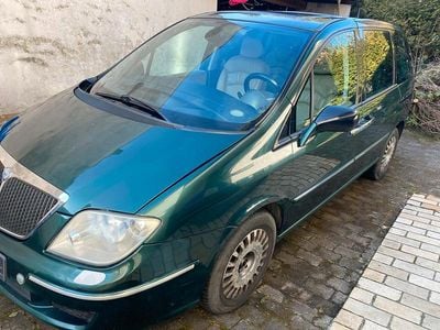 Grün Gebraucht 2002 Lancia Phedra Van / Kleinbus | 800 €