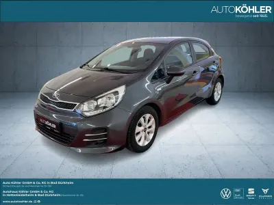 Gebraucht Kia Rio 90 PS (66 kW) 2015 Grau Limousine