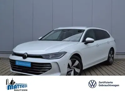 Gebraucht VW Passat IQ Drive 150 PS (110 kW) 2025 Oryxweiß perlmutteffekt Kombi
