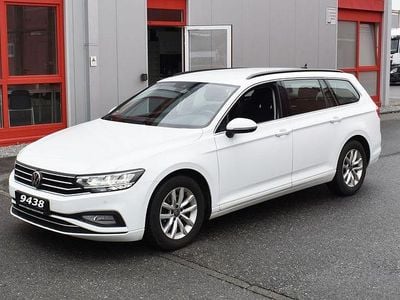 Gebraucht VW Passat 150 PS (110 kW) 2021 Weiß Kombi