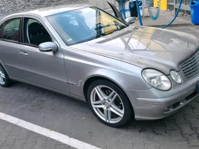 Second-hand Mercedes E200 163 CP (119 kW) 2005 Argintiu Berlinǎ