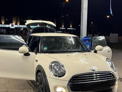 Gebraucht Mini Cooper 102 PS (75 kW) 2016 Weiß Kleinwagen