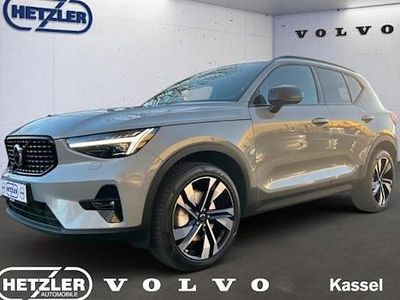 Neu Volvo XC40 Plus 197 PS (144 kW) 2026 Grau SUV