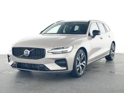 Gebraucht Volvo V60 145 PS (106 kW) 2025 Kombi