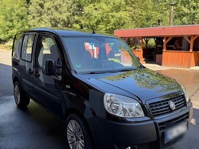 Second-hand Fiat Doblò 105 CP (77 kW) 2010 Negru Monovolum