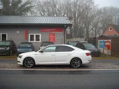 Gebraucht Skoda Superb SportLine 190 PS (139 kW) 2017 Weiß Limousine